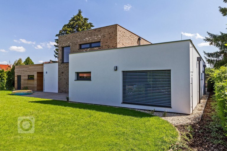 add picture to album