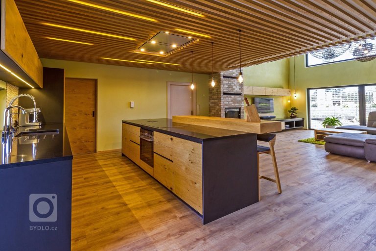 add picture to album