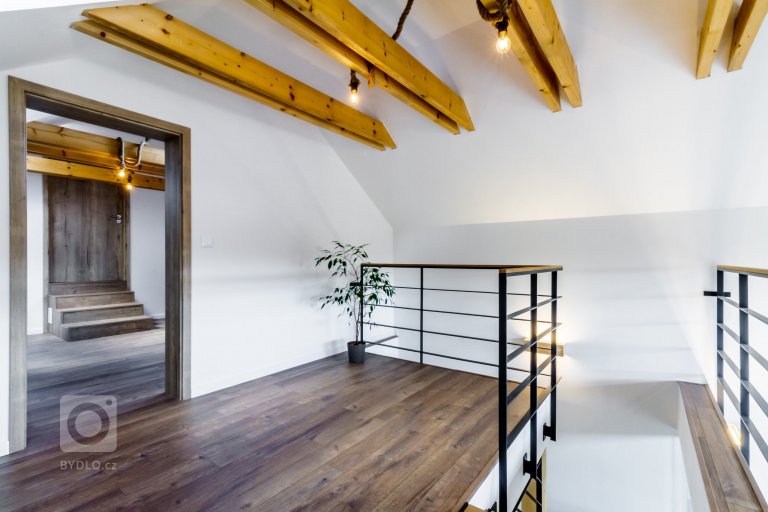 add picture to album