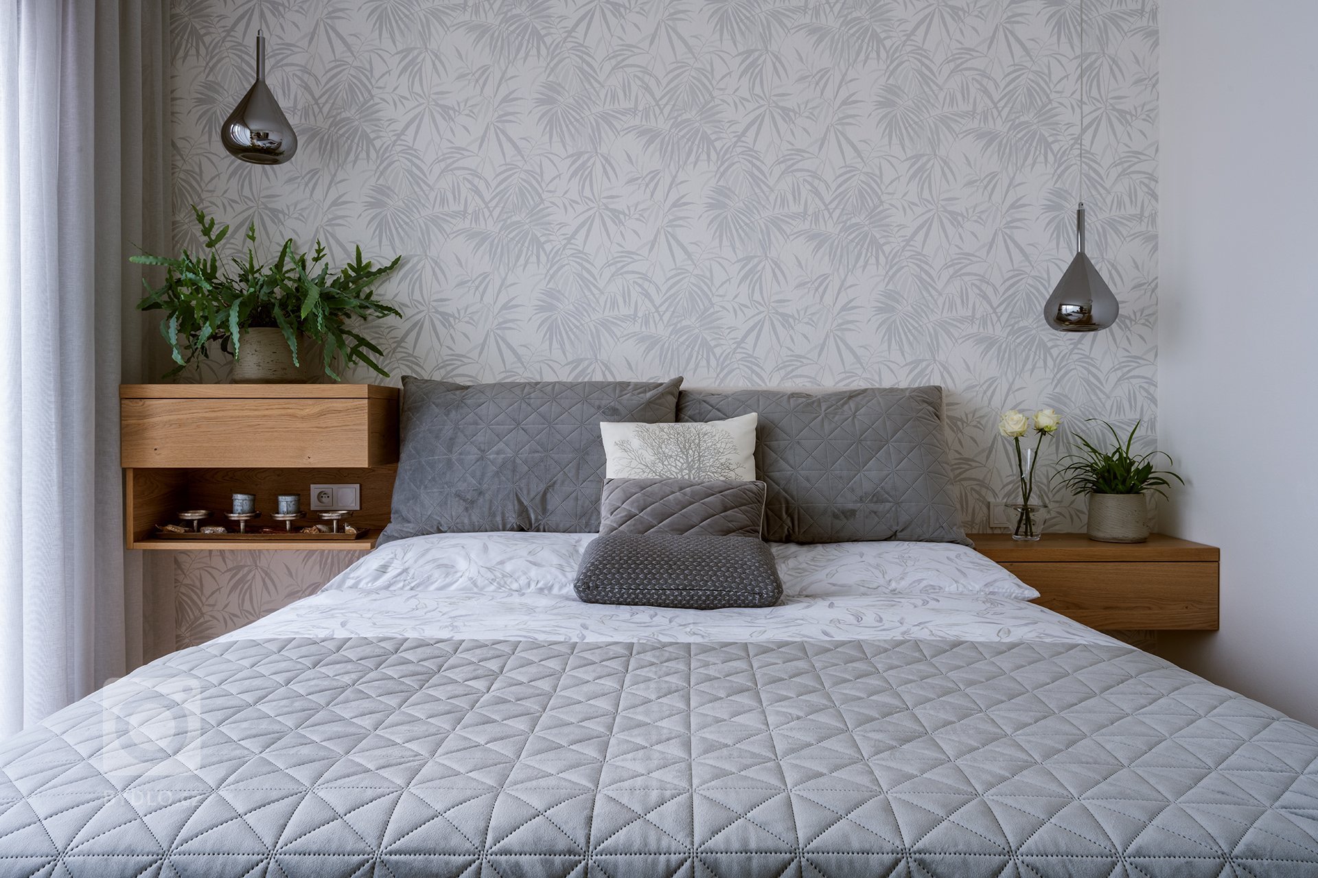 Jedinenčá realizace celého bytu v samotném centru Zlín. Cílem bylo sladit veškére materiály v jedno a nenechat se ovlivnit, tím že to nejde.&nbsp;
