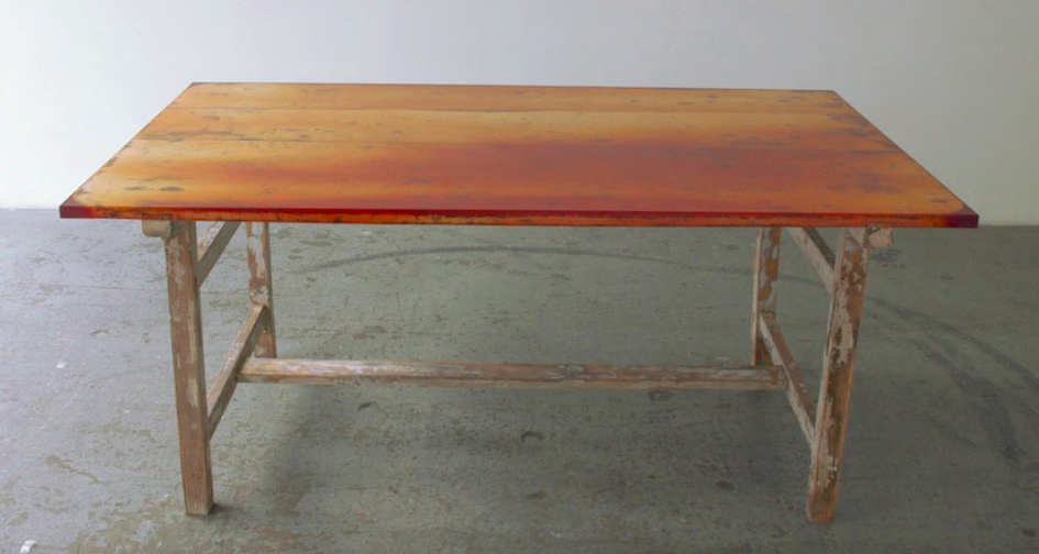 Flat table Schemata Architects