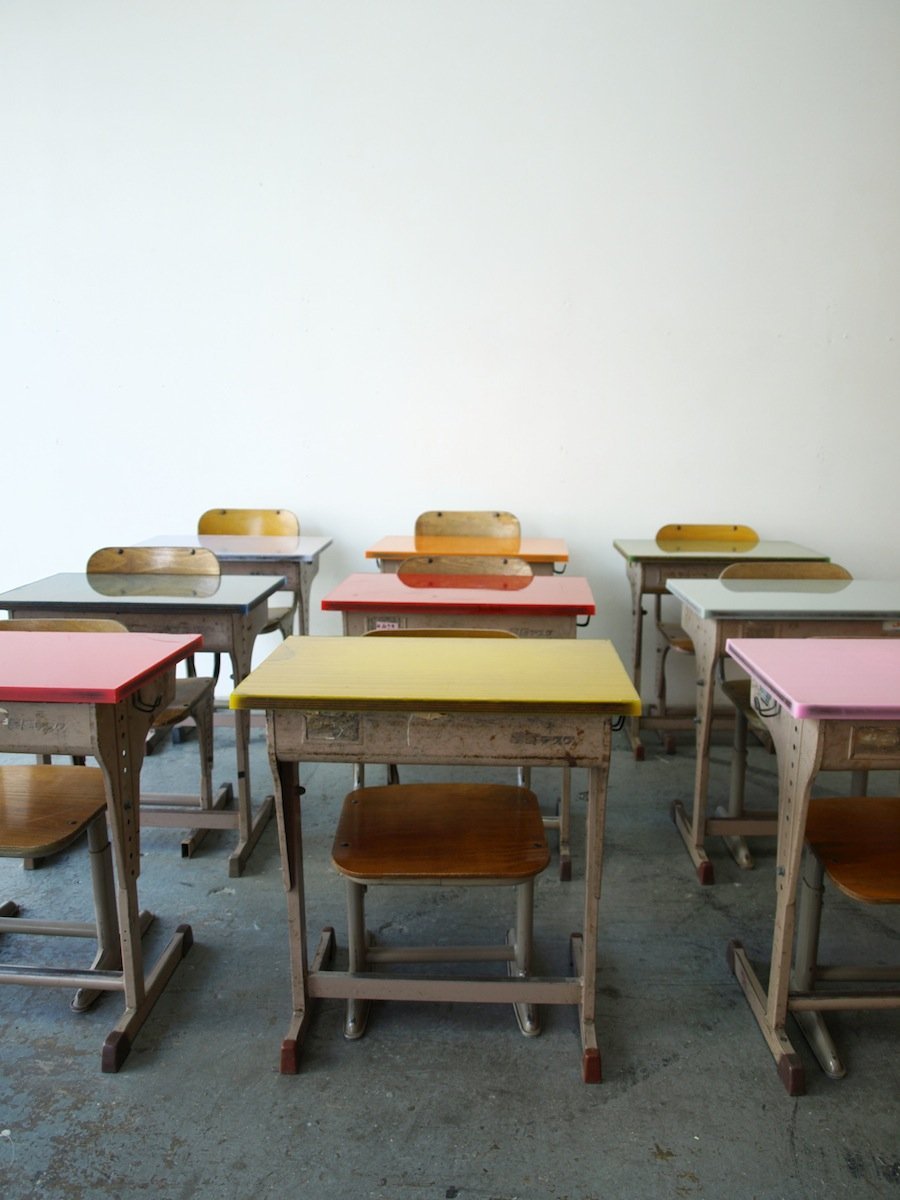 Flat table Schemata Architects