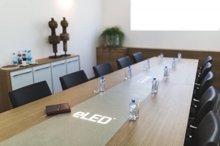 Stůl v kombinaci s MALDECOR BETONEM