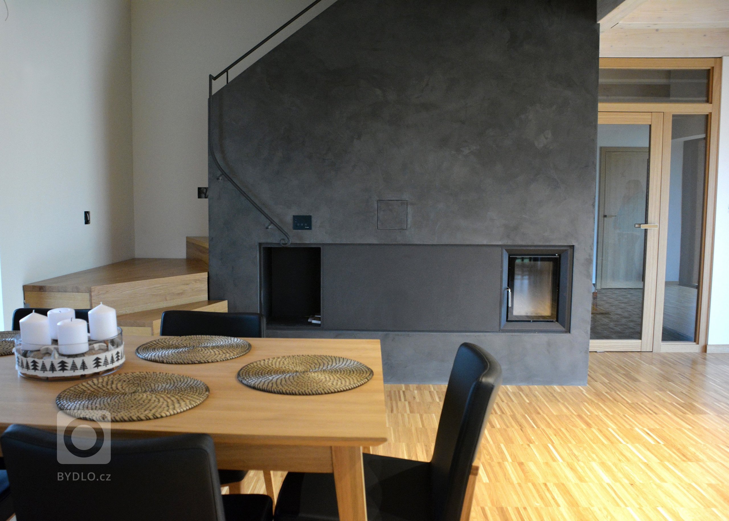 Moderní nadčasový interiér

&nbsp;

-Akce: Rodinný dům

-Realizace betonových povrchů a podlahové krytiny: MALDECOR, s.r.o.

-Použité materiály:…