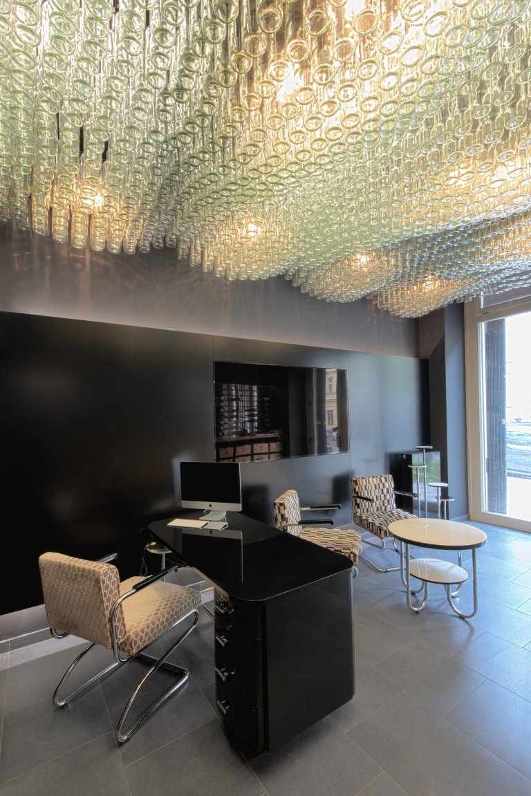 About project:

Wine Society invites the costumer to the deep senses of the wine. The space follows the desire of the excellency and welcome each wine lover to…