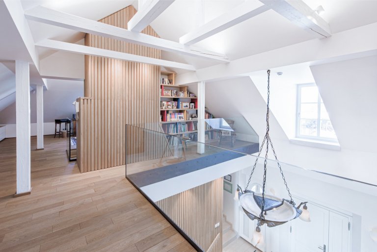 Vila Troja - EN&nbsp;

The historical family house is located on the hill of the residential area of Troja in Prague. The house is naturally integrated with…