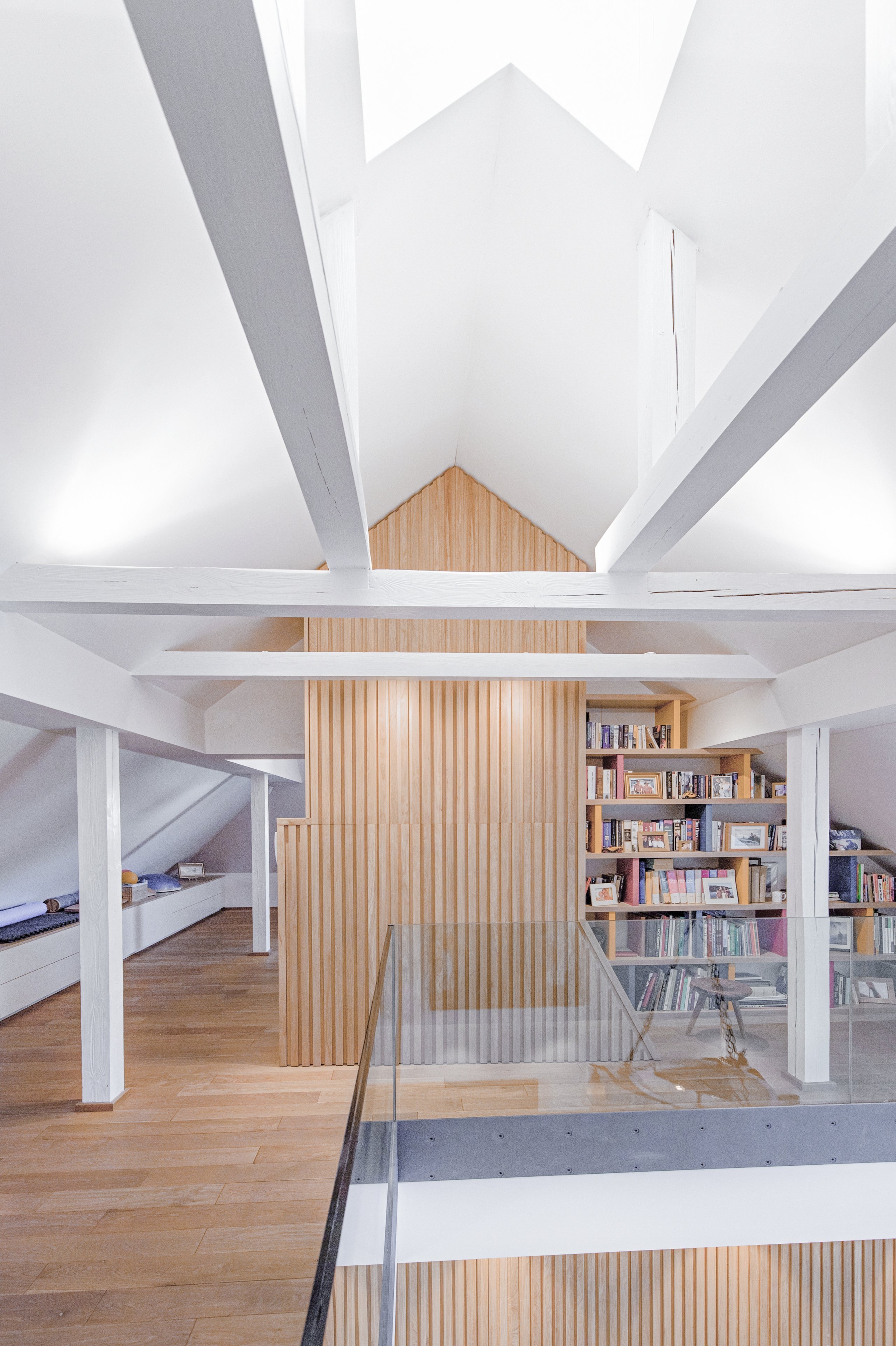 Vila Troja - EN
The historical family house is located on the hill of the residential area of Troja in Prague. The house is naturally integrated with…