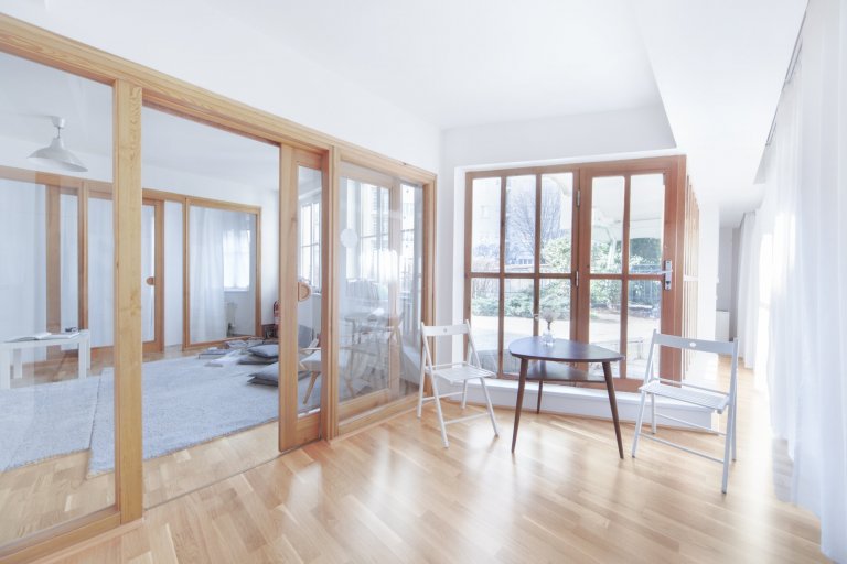 ATELIÉR

Prostory, které začaly rekonstrukcí a skočily náším&nbsp;ateliérem.

&nbsp;

OUR STUDIO

This place started as reconstruction and has become the place…