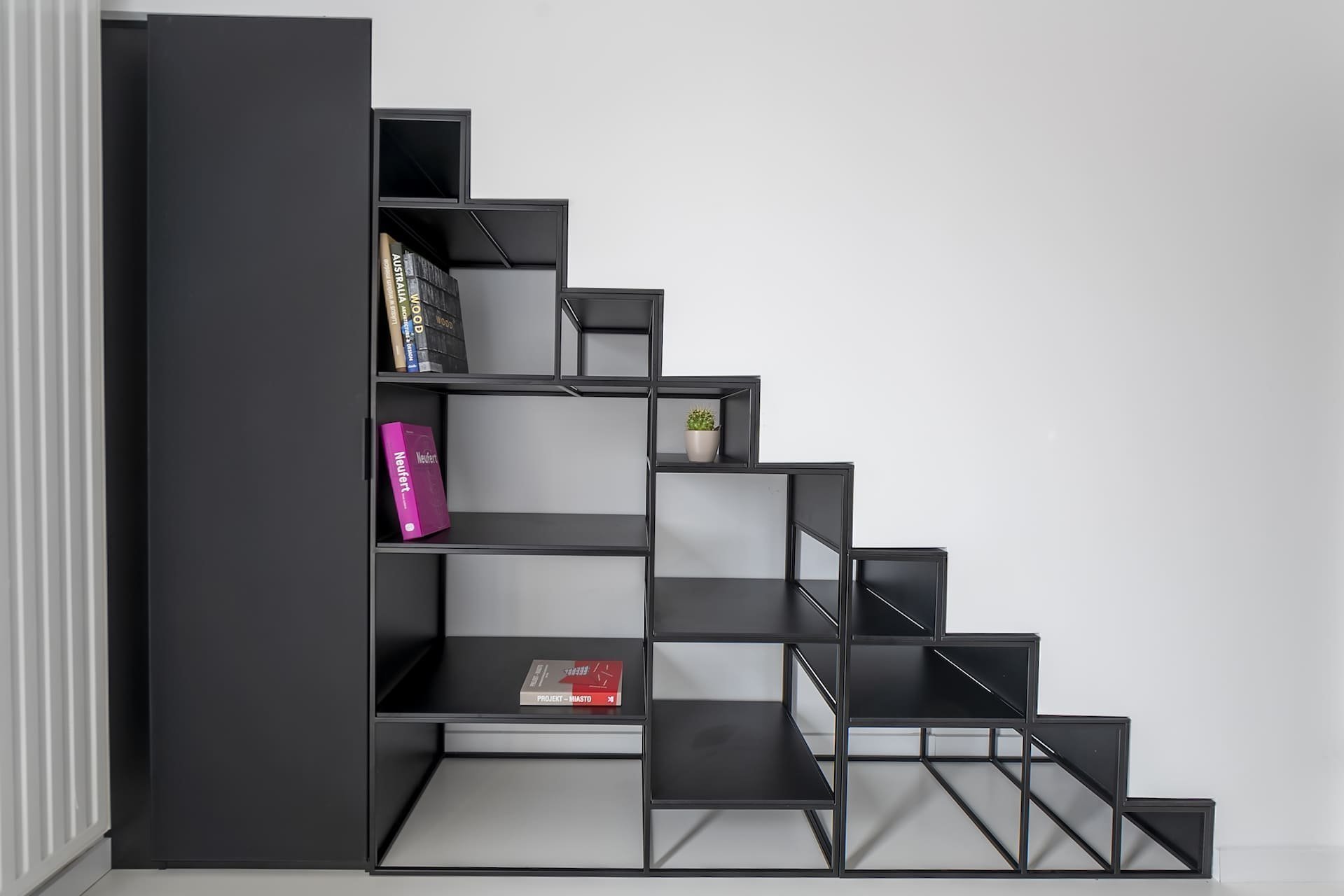 Jednoduchý interiér, bez zbytečných dekorativních tvarů