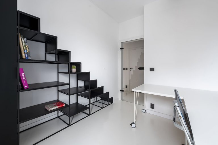 Jednoduchý interiér, bez zbytečných dekorativních tvarů