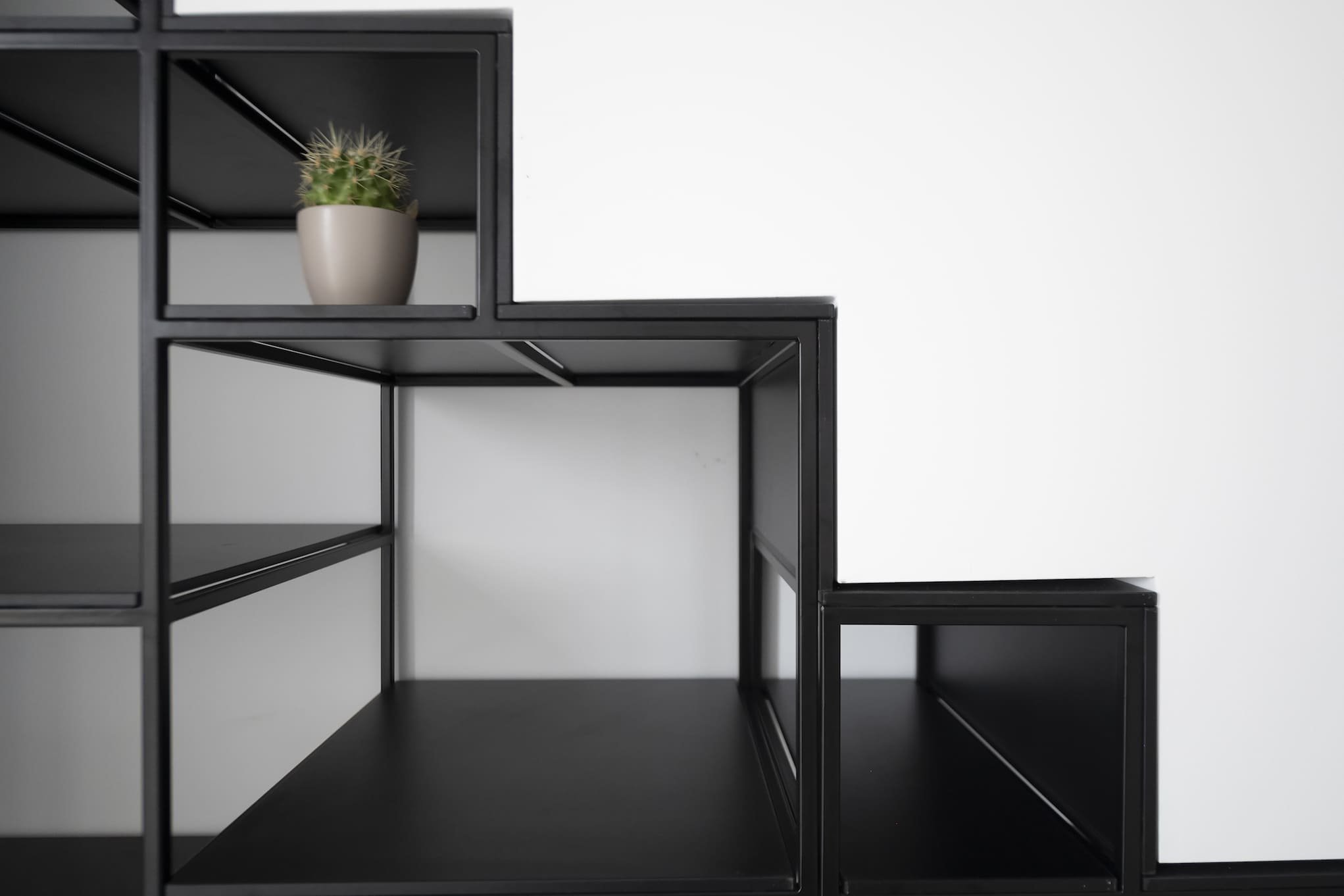 Jednoduchý interiér, bez zbytečných dekorativních tvarů