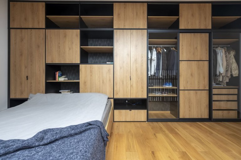 Jednoduchý interiér, bez zbytečných dekorativních tvarů