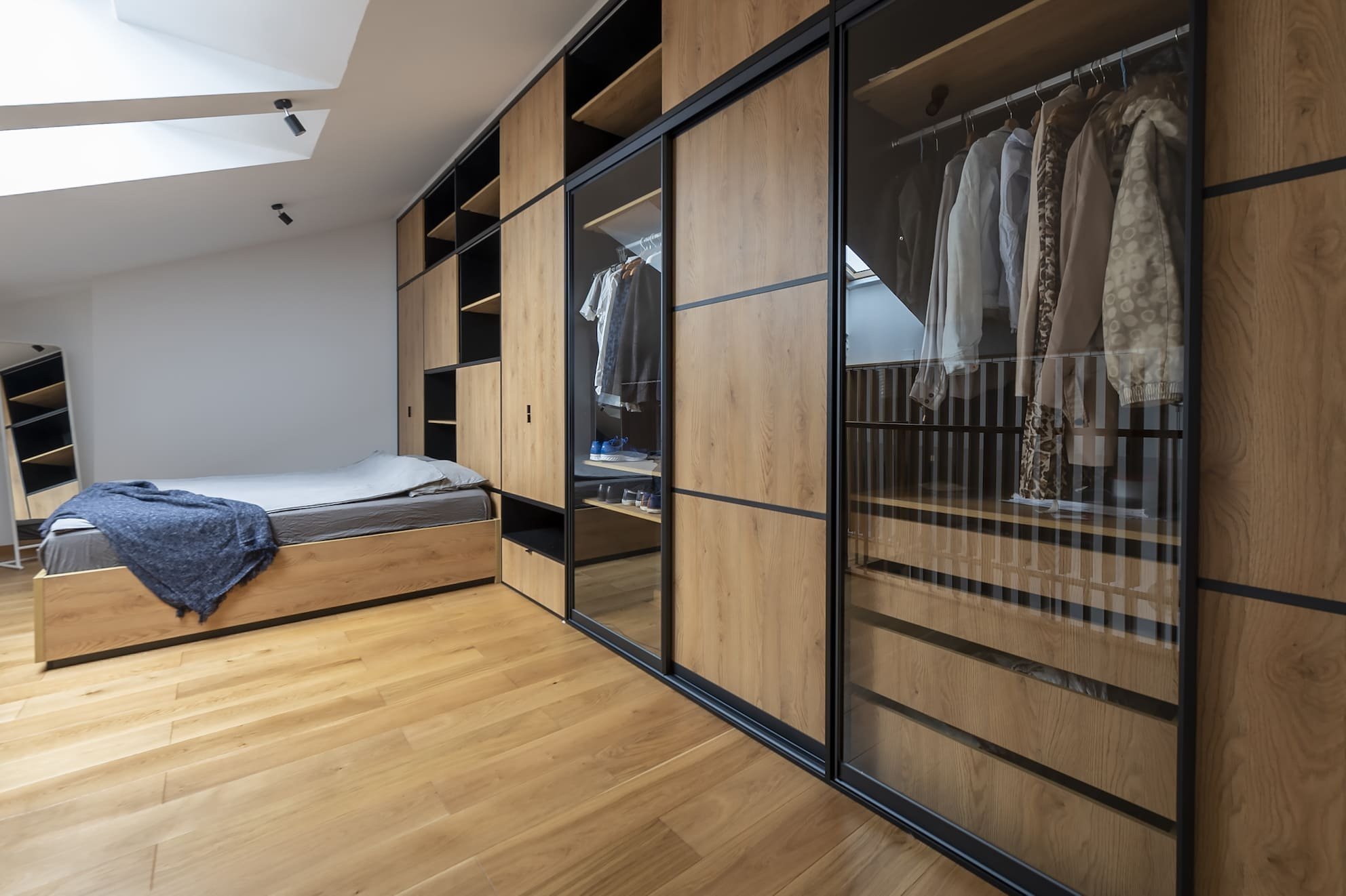 Jednoduchý interiér, bez zbytečných dekorativních tvarů