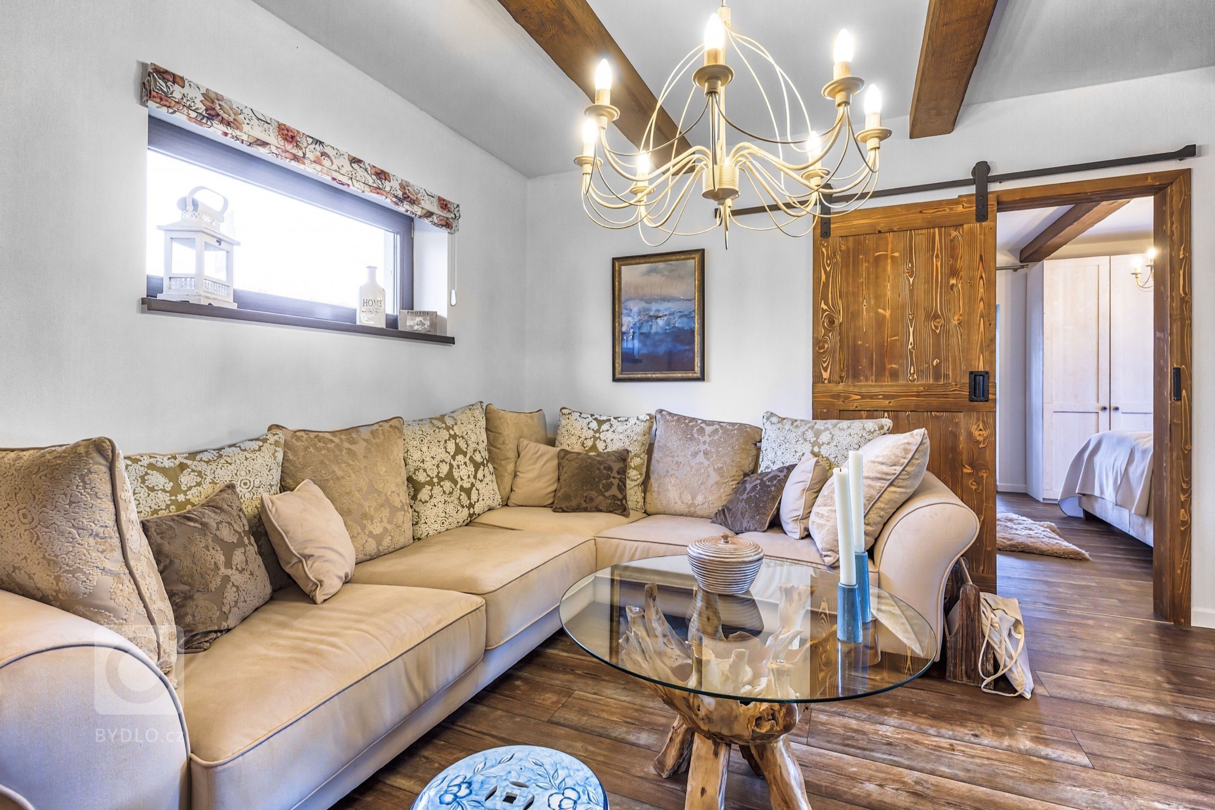 Nový dům ve venkovském stylu s nádechem středomoří