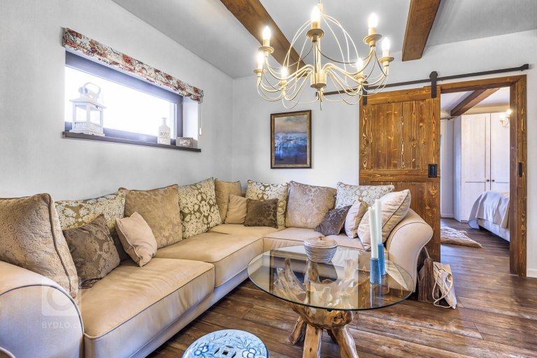 Nový dům ve venkovském stylu s nádechem středomoří