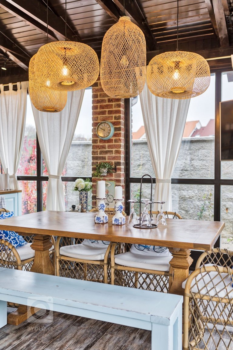 Nový dům ve venkovském stylu s nádechem středomoří