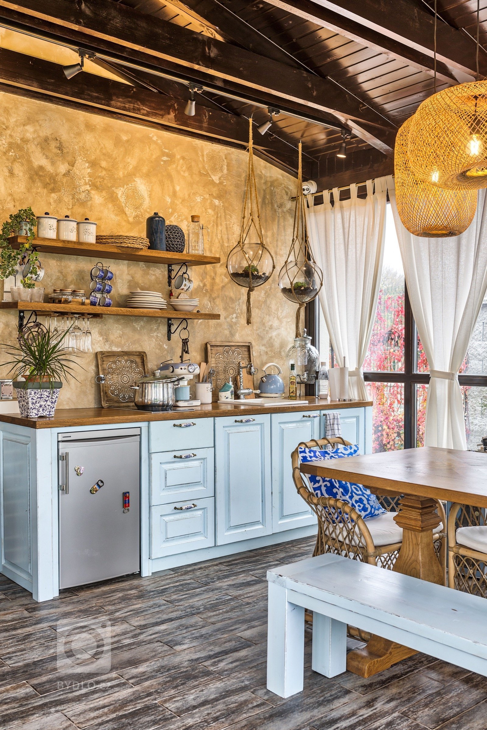 Nový dům ve venkovském stylu s nádechem středomoří