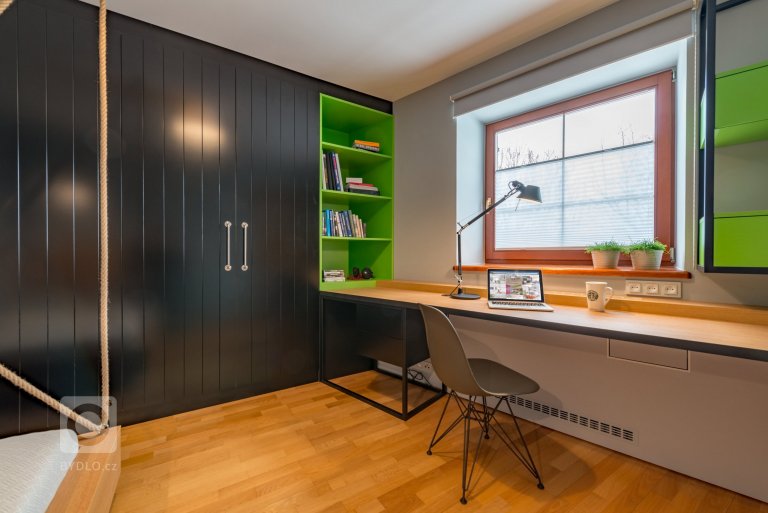 add picture to album