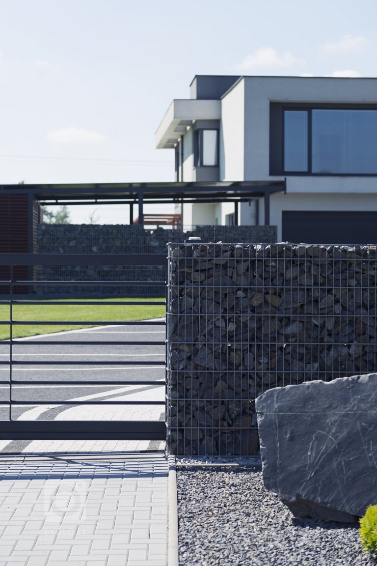 add picture to album