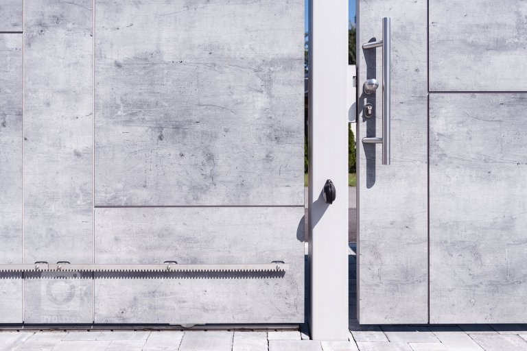 add picture to album