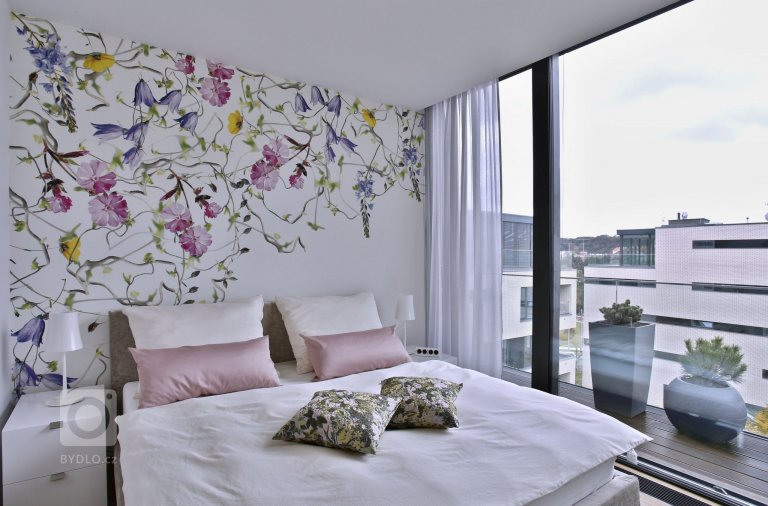 add picture to album