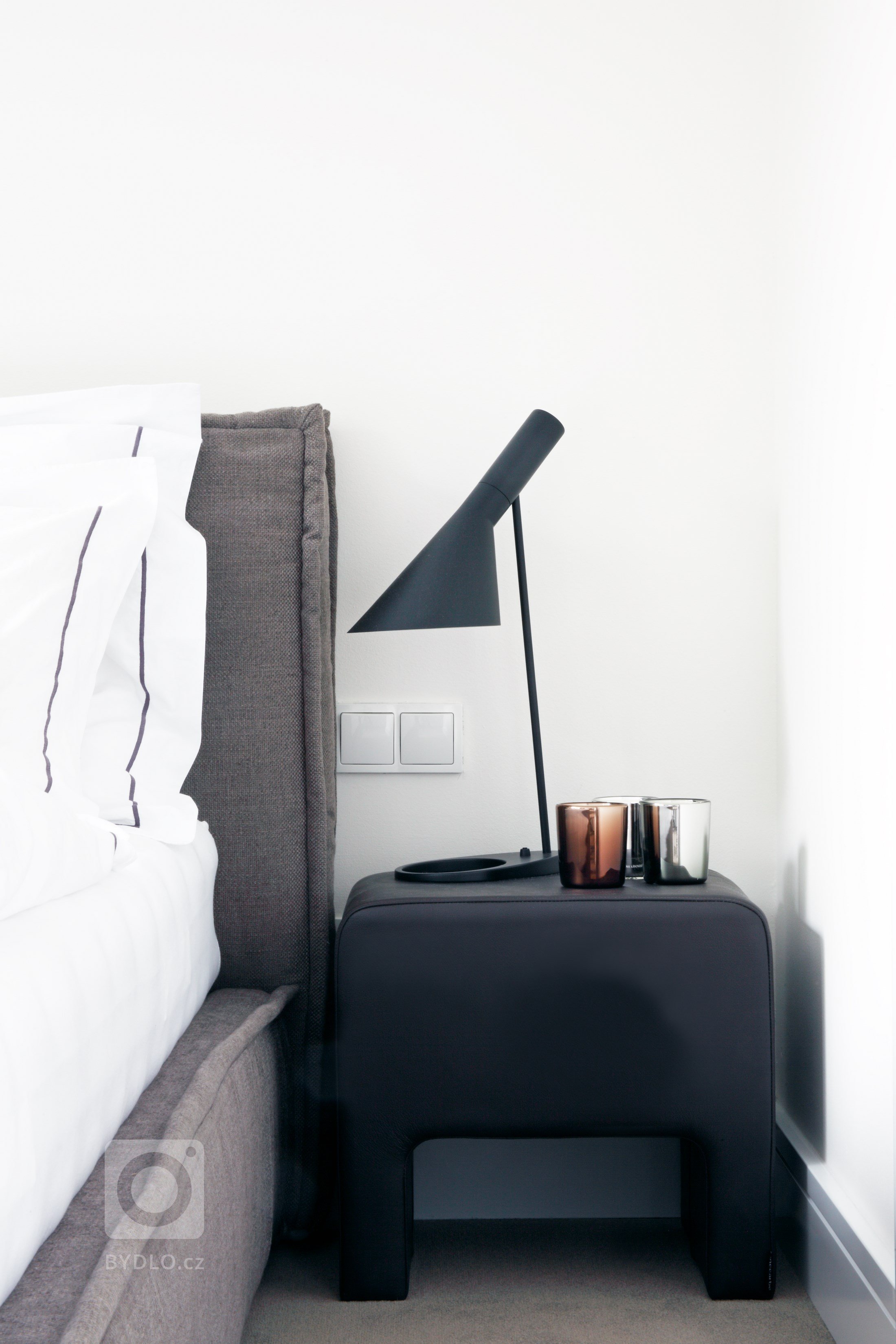 DISPOZIČNÍ ŘEŠENÍ A KOMPLETNÍ REALIZACE INTERIÉRU PRO RODINU S DVĚMA DĚTMI. KLIENT NÁM PONECHAL VOLNOU RUKU A TĚŠÍ NÁS, ŽE BYL S VÝSLEDKEM SPOKOJEN.
