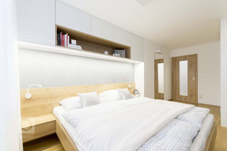 add picture to album