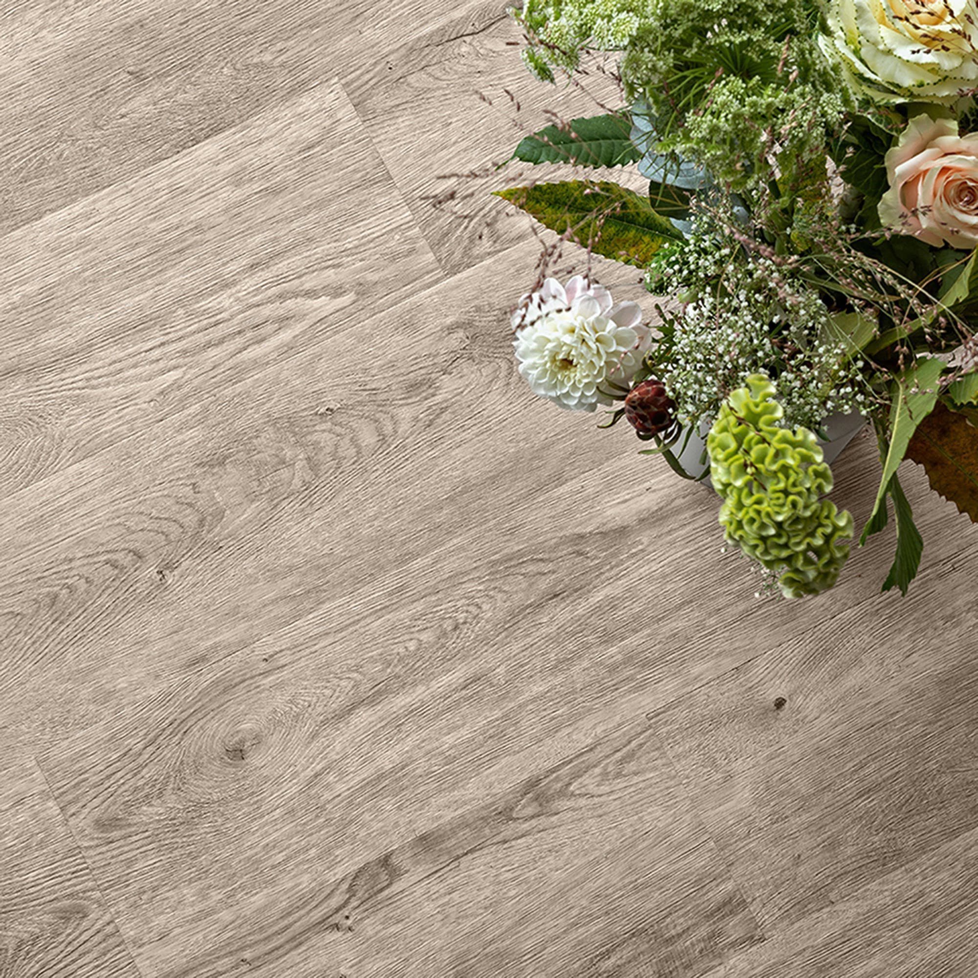 Trend současné doby? Lepené vinylové podlahy