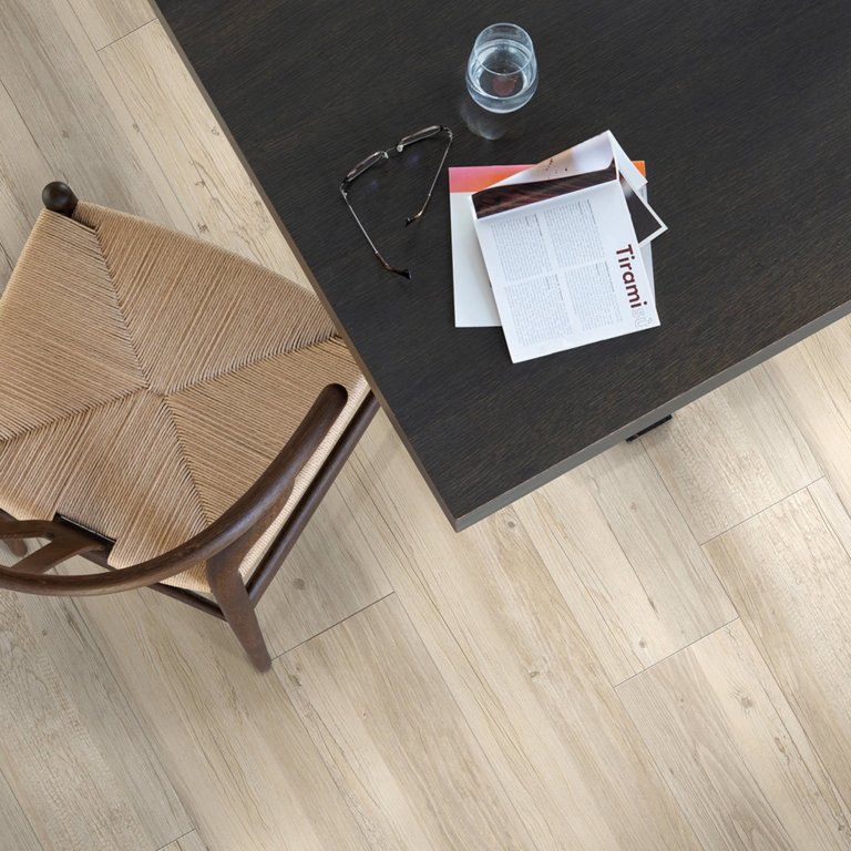 Trend současné doby? Lepené vinylové podlahy