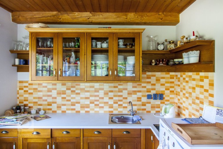 Venkvská chalupa v Českém ráji.&nbsp;Na této krásné chalupě jsem měla možnost spolupracovat od návrhu barevnosti nábytku až po výběr veškerých dekorací a…