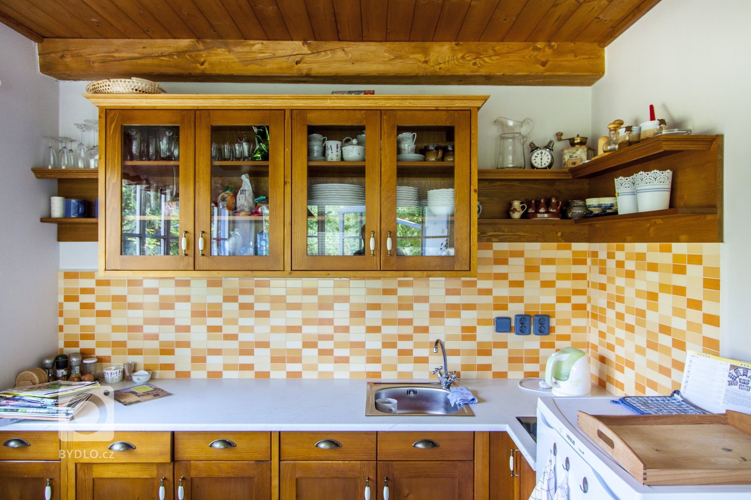 Venkvská chalupa v Českém ráji.&nbsp;Na této krásné chalupě jsem měla možnost spolupracovat od návrhu barevnosti nábytku až po výběr veškerých dekorací a…