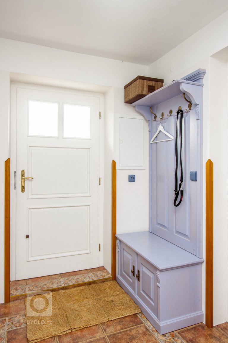 Venkvská chalupa v Českém ráji.&nbsp;Na této krásné chalupě jsem měla možnost spolupracovat od návrhu barevnosti nábytku až po výběr veškerých dekorací a…