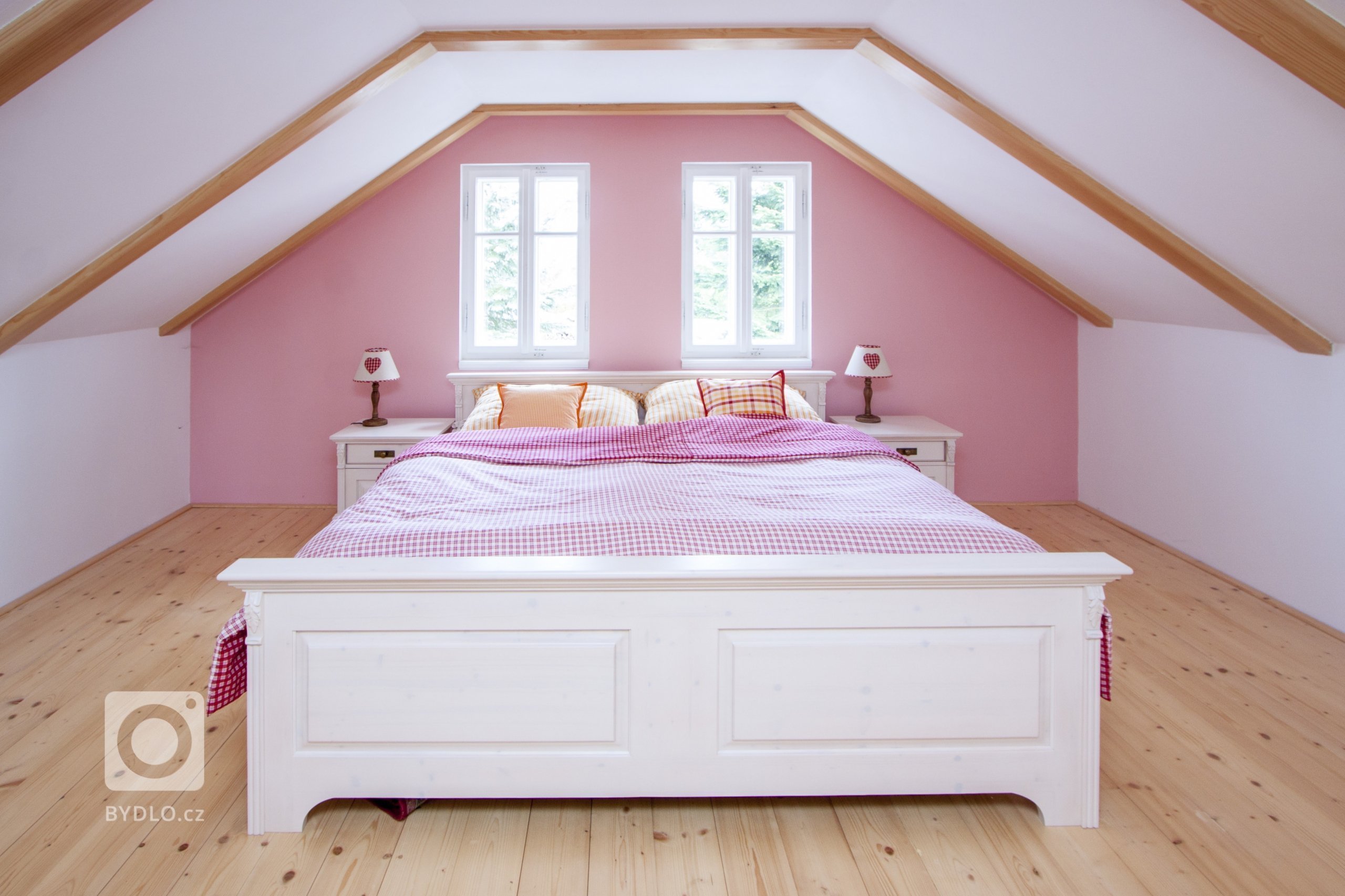 Venkvská chalupa v Českém ráji.&nbsp;Na této krásné chalupě jsem měla možnost spolupracovat od návrhu barevnosti nábytku až po výběr veškerých dekorací a…