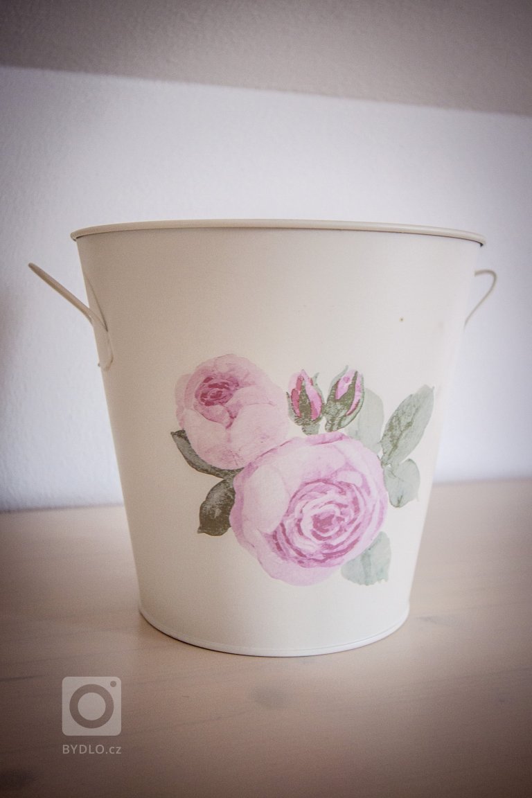 Venkvská chalupa v Českém ráji.&nbsp;Na této krásné chalupě jsem měla možnost spolupracovat od návrhu barevnosti nábytku až po výběr veškerých dekorací a…