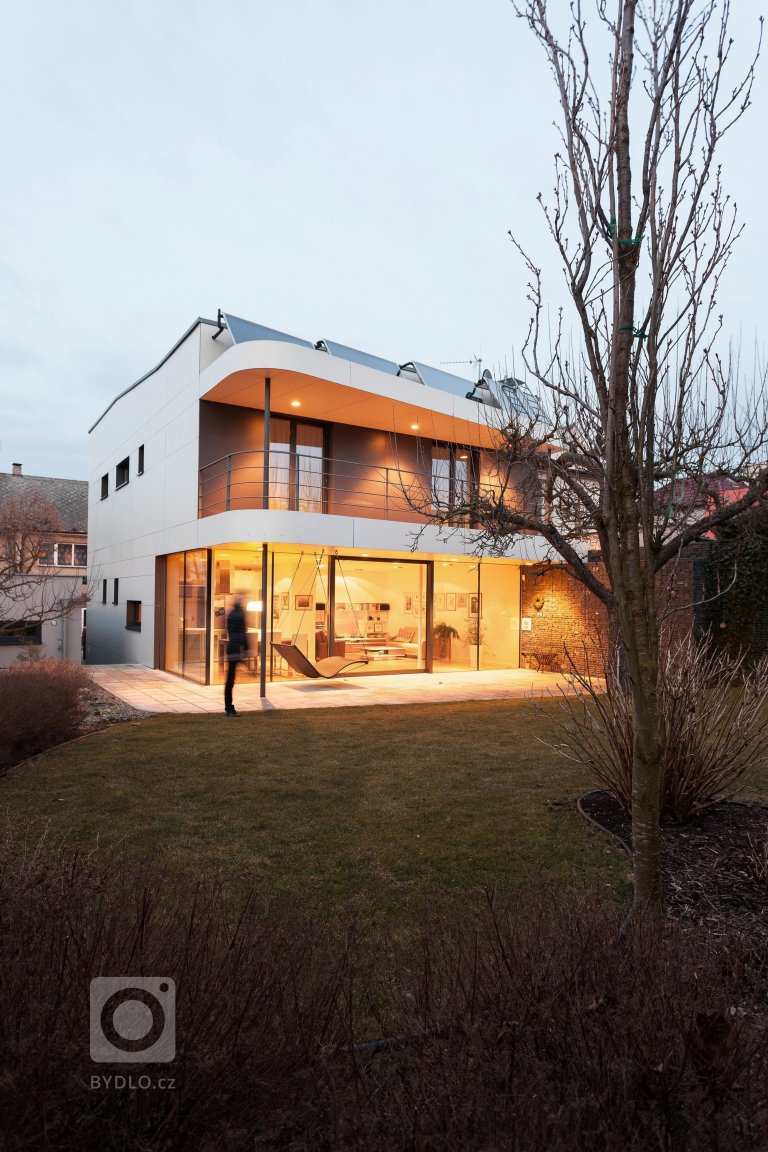 add picture to album