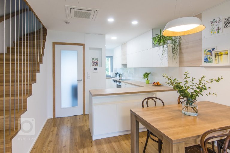 add picture to album