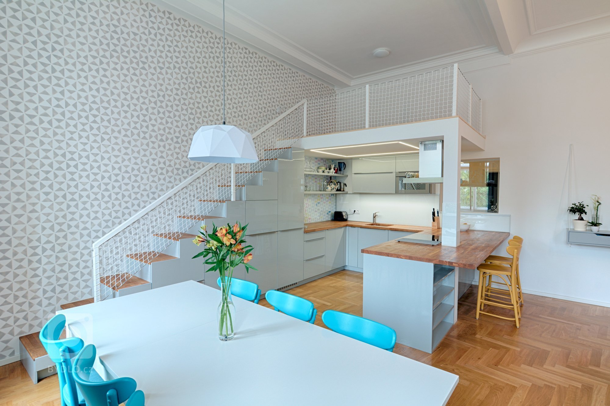 Příjemná spolupráce začala nejprve nezávaznou konzultací ohledně hrubého dispozičního řešení. Stávající dispozice, která ještě pomalu odrážela fungování…