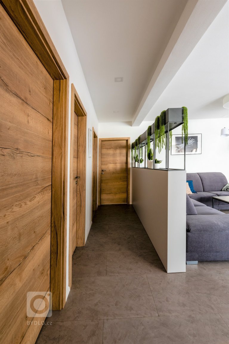 Tento prostor vznikl v přízemí domu na místě původního komerčního prostoru, kde jsme se museli přizpůsobit nosnému systému budovy a návaznosti na přístup do…