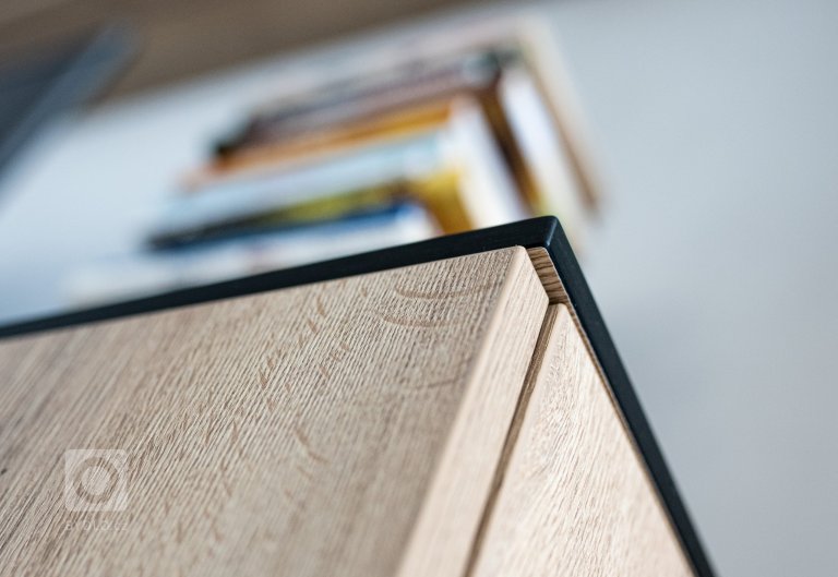 Tento prostor vznikl v přízemí domu na místě původního komerčního prostoru, kde jsme se museli přizpůsobit nosnému systému budovy a návaznosti na přístup do…