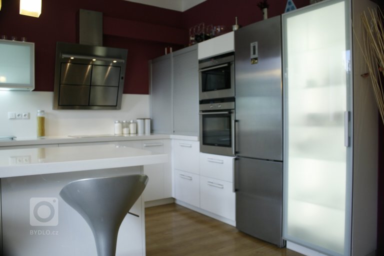 Kuchyně vysoký lesk