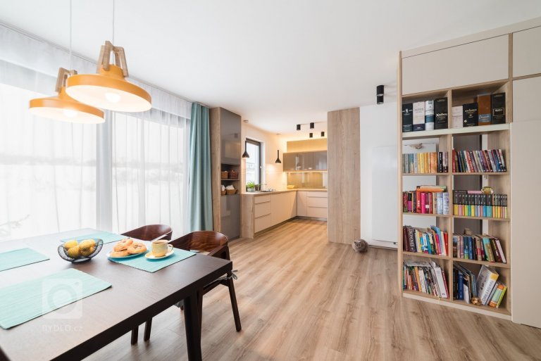 add picture to album