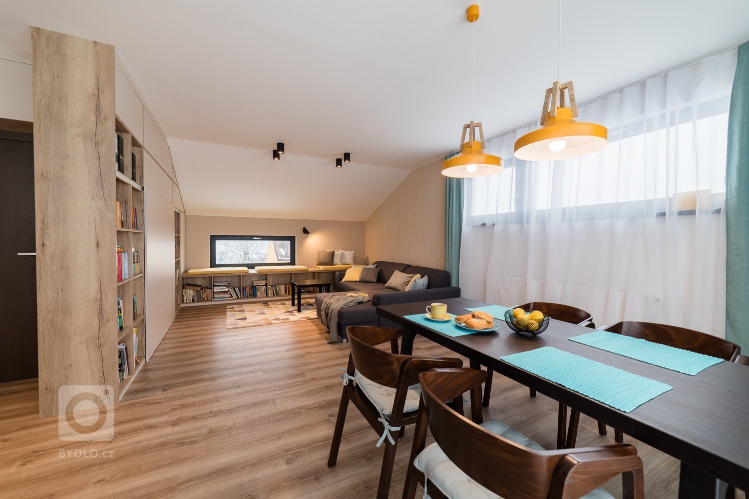 Partnerská dvojice&nbsp;si před nastěhováním do nové dřevostavby přála &ldquo;vzdušný teplý rodinný design&ldquo;. A konkrétně &bdquo;pro ni&ldquo; &ndash;…