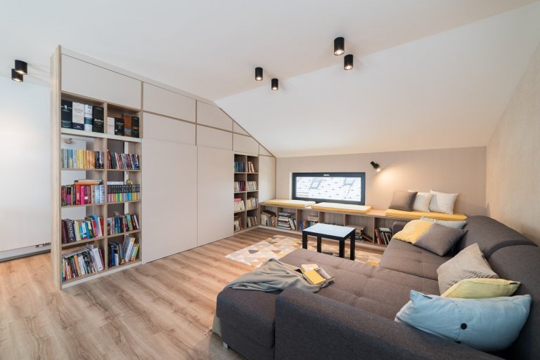 Partnerská dvojice&nbsp;si před nastěhováním do nové dřevostavby přála &ldquo;vzdušný teplý rodinný design&ldquo;. A konkrétně &bdquo;pro ni&ldquo; &ndash;…