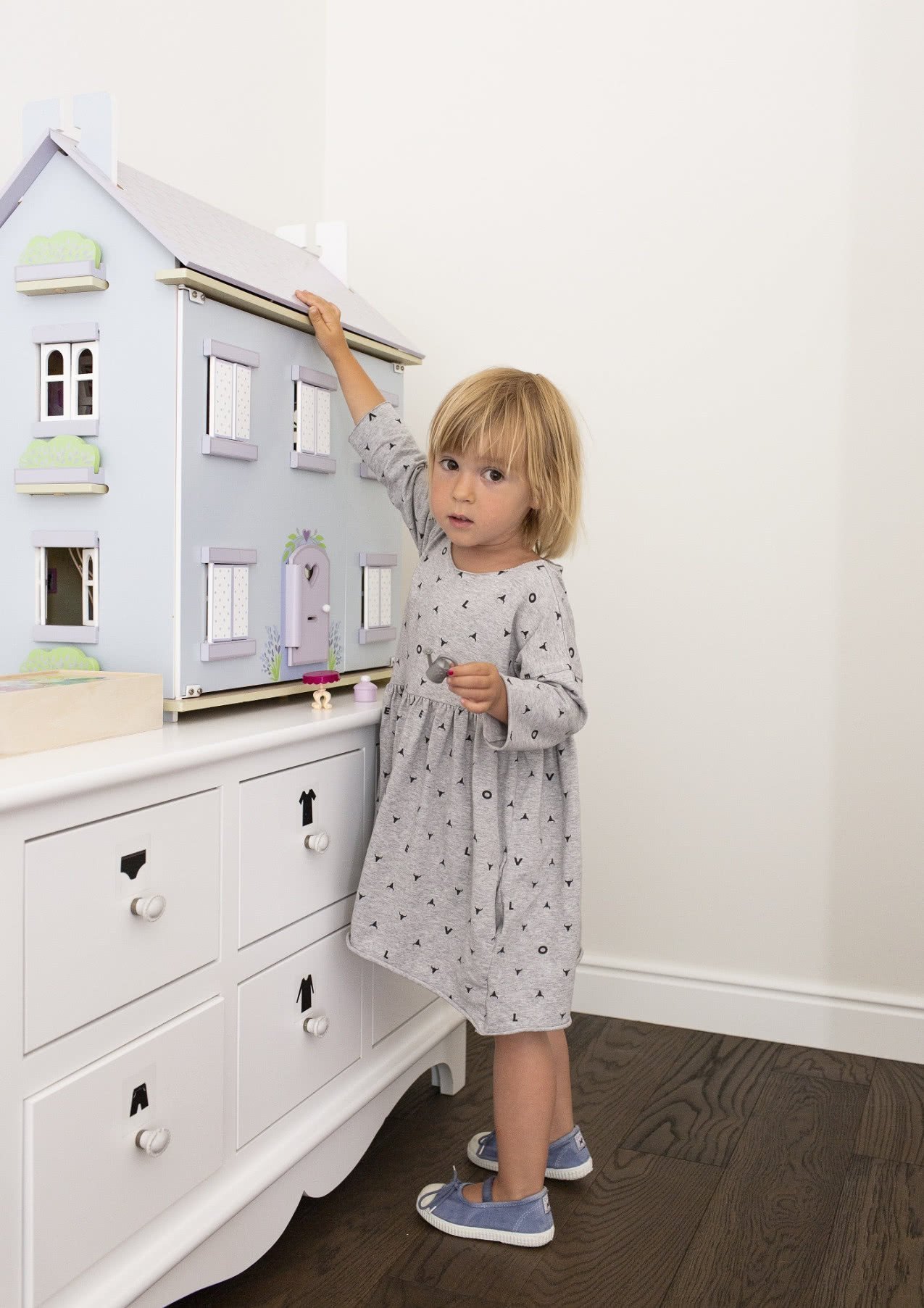 Byt v činžovním domě s atmosférou starého Londýna