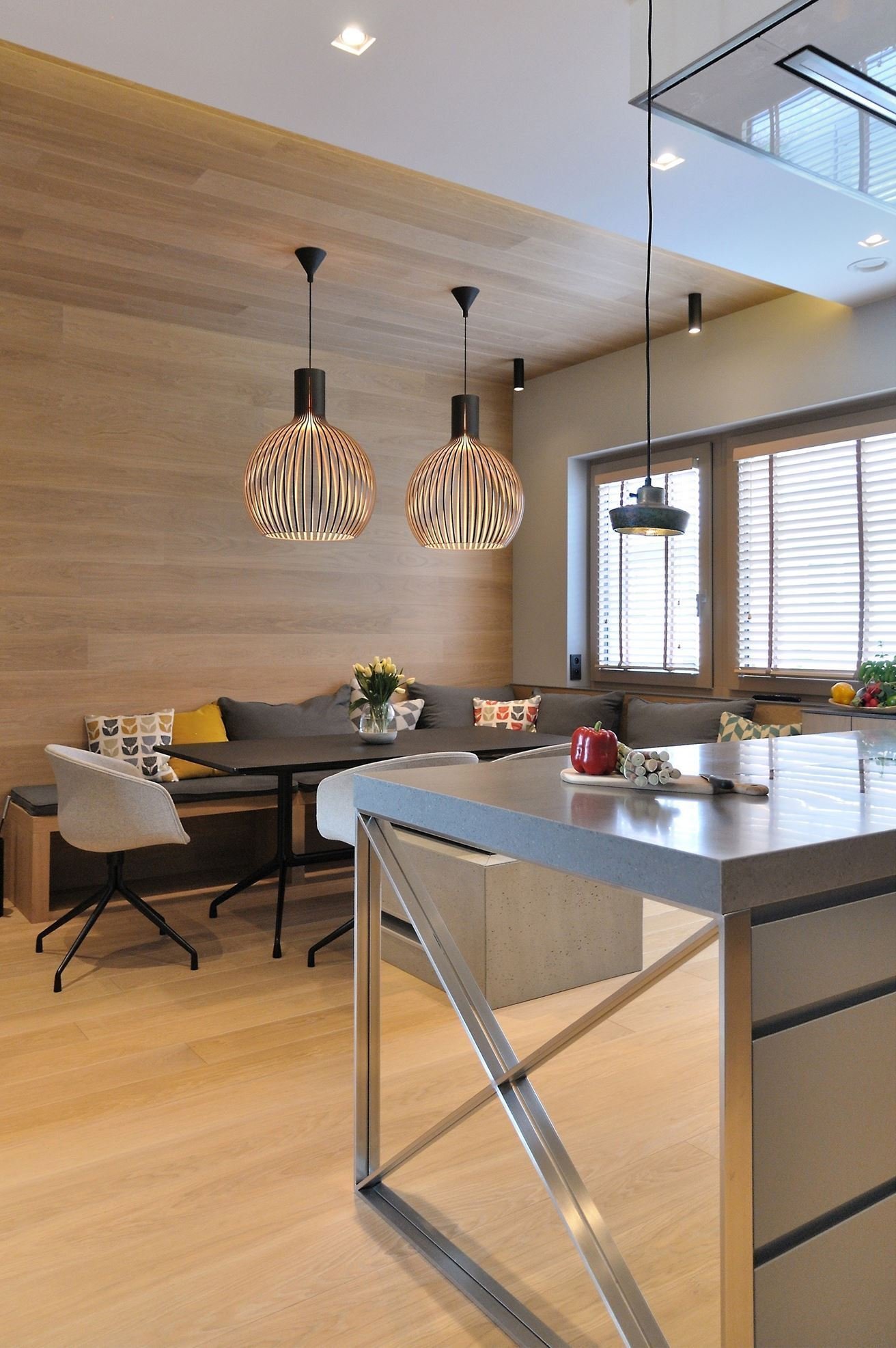 Dialog dřeva s betonem