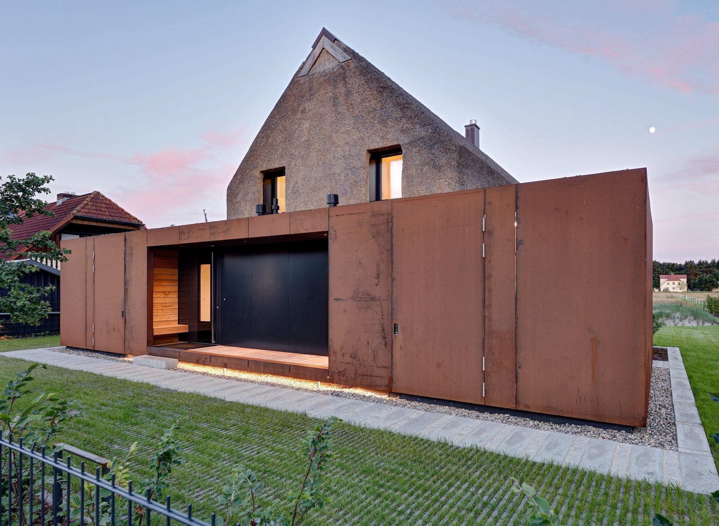 Dům s rákosovou fasádou