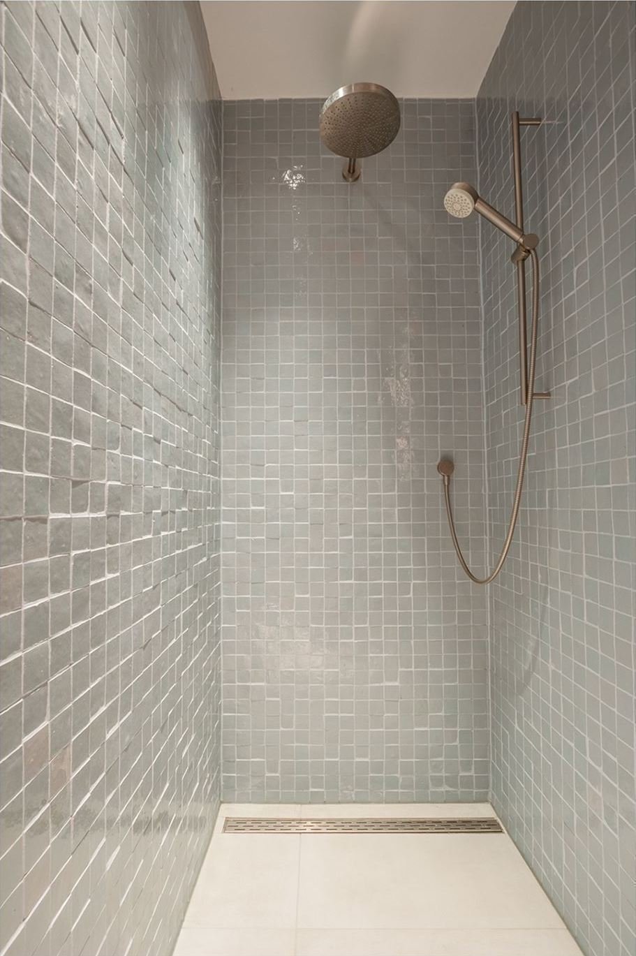 Dům obklopený lesem