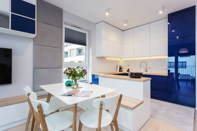 Modrá barva v interiéru