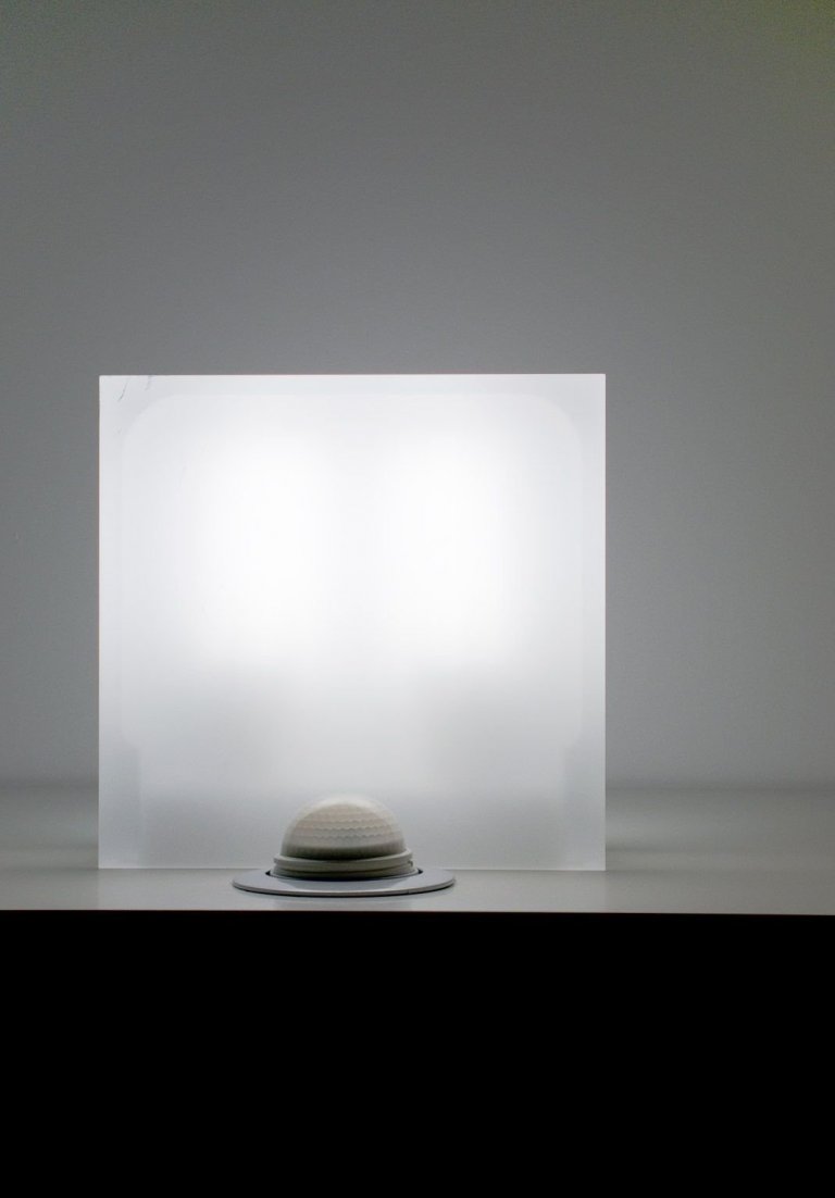 Proměna bytu? Černá mozaika i kuchyň bez horních skříněk