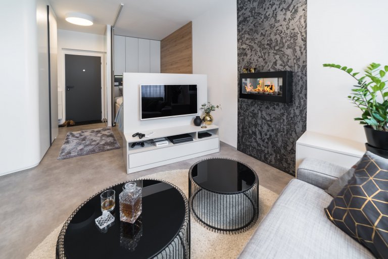 Většina developerů, kterí staví a prodávají malometrážní byty,&nbsp;moc neuvažuje o běžném životě v nich. Proto vznikají dispozice, které jsou pro plynulý…